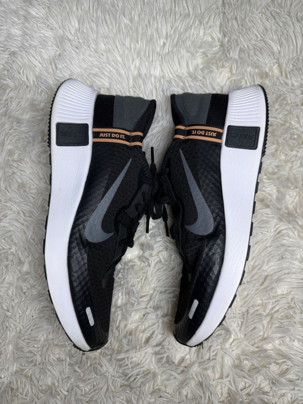 Nike(WMNS) Nike Reposto 'Black Smoke Grey